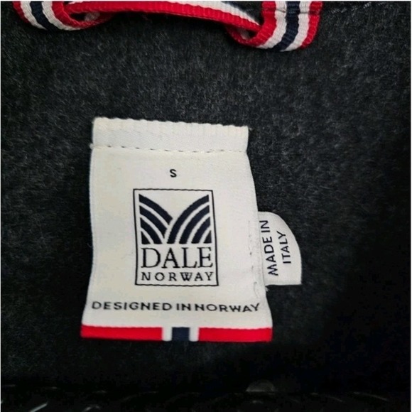 Dale of Norway Men's Wool Trench Coat Size Small - Picture 2 of 3